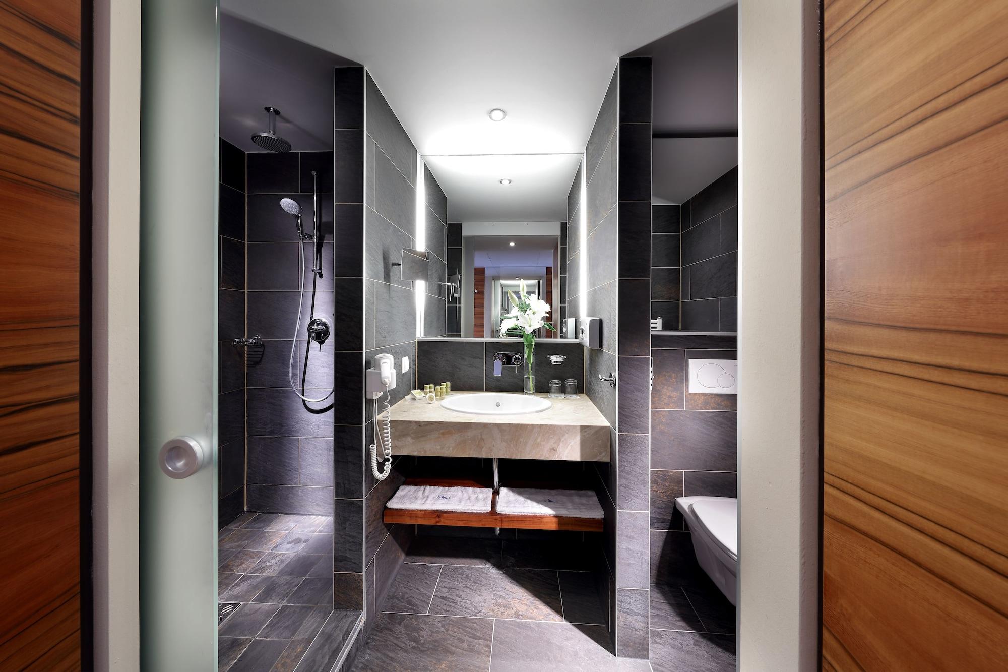 Eurostars Embassy 4*